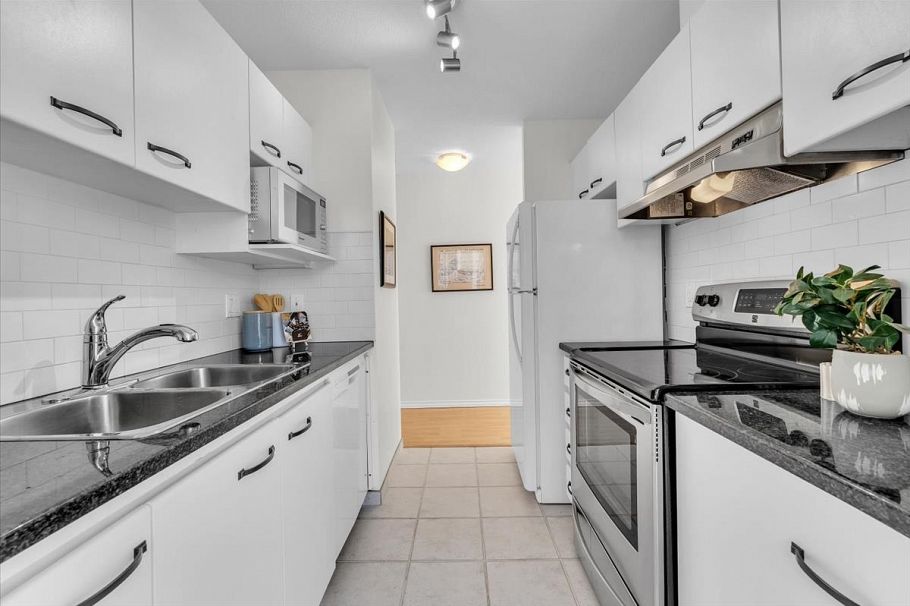 708 1188 Richards Street Vancouver, BC - 16