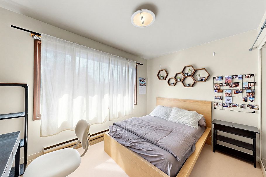 4058 W 17th Avenue Vancouver, BC - 8