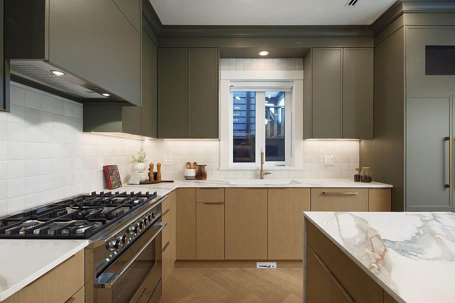 1 258 E 19 Avenue Vancouver, BC - 9