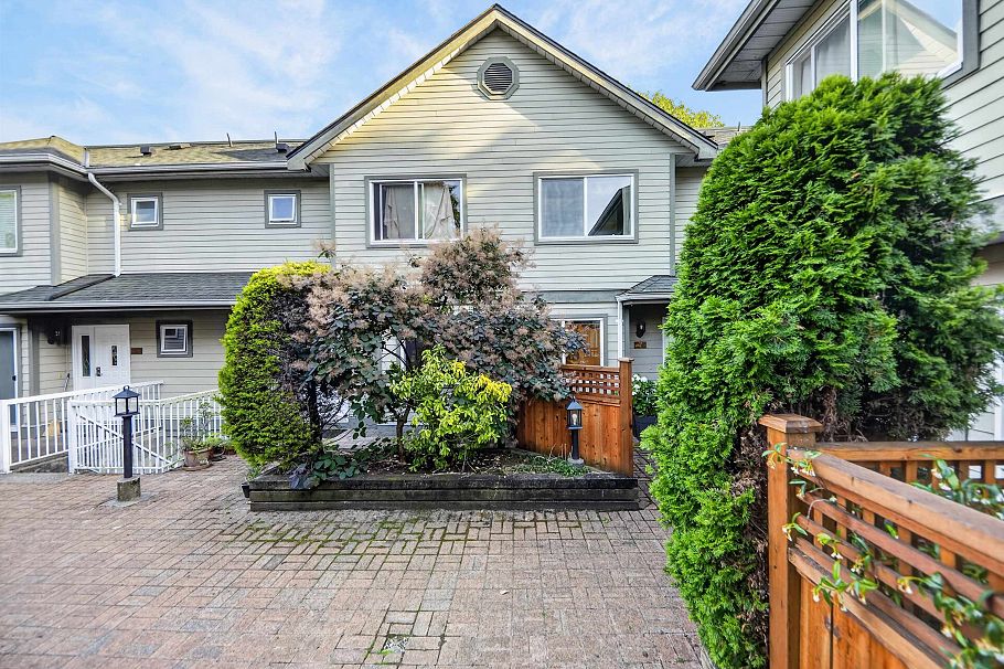 7 828 W 16th Street North Vancouver, BC - 30