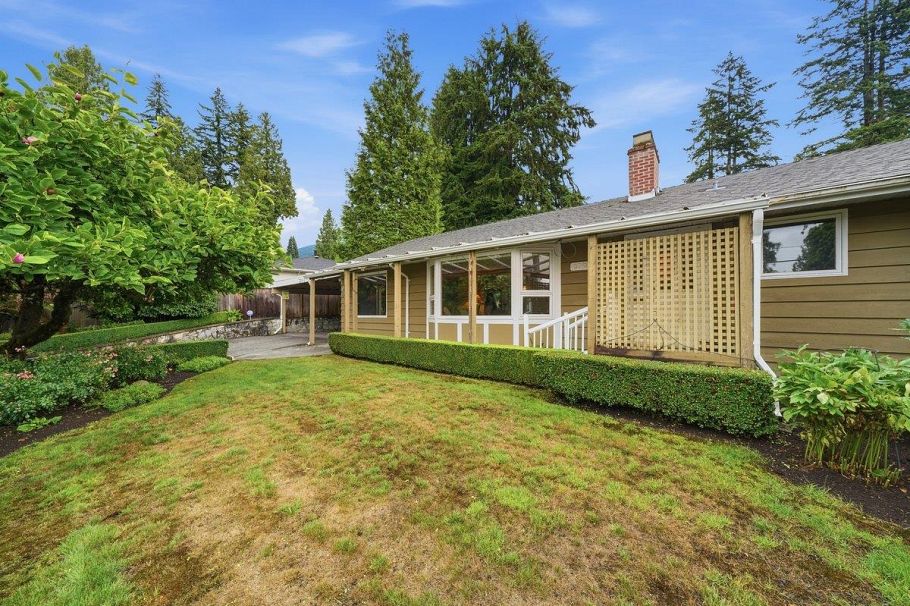 3250 Delbrook Avenue North Vancouver, BC - 3