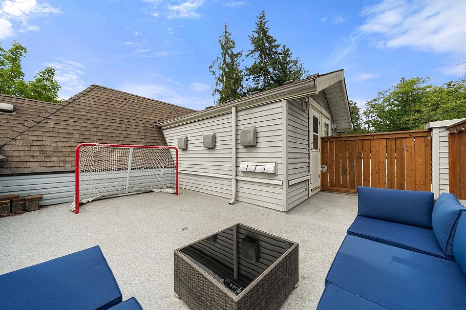 6 1073 Lynn Valley Road North Vancouver, BC - 22
