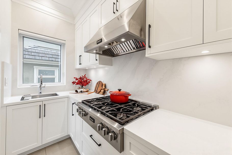 2755 W 38th Avenue Vancouver, BC - 15