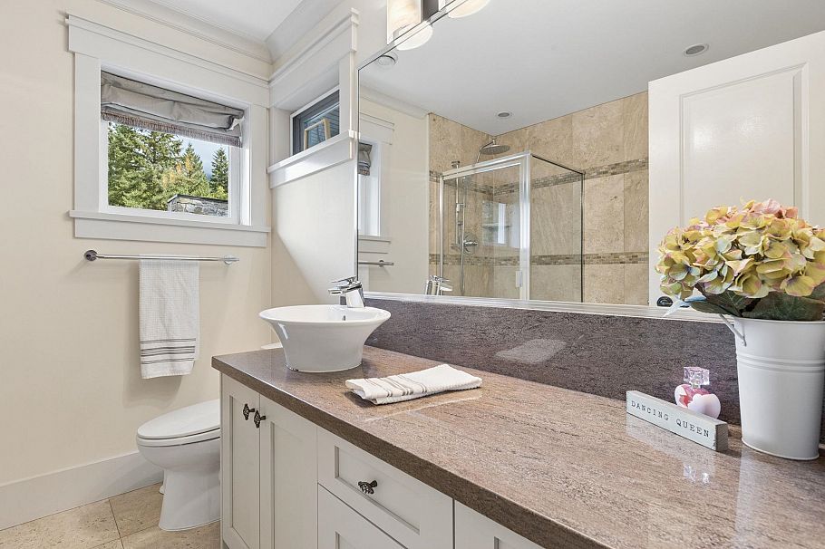 4176 Virginia Crescent North Vancouver, BC - 26