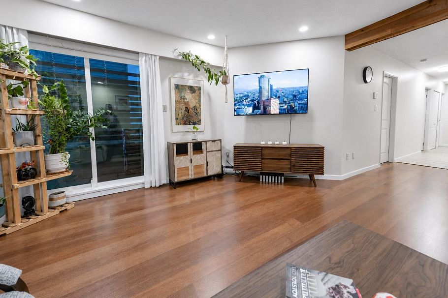 112 1274 Barclay Street Vancouver, BC - 4