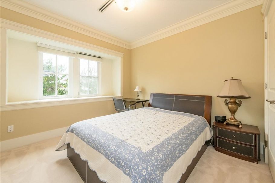 1121 W 39th Avenue Vancouver, BC - 16