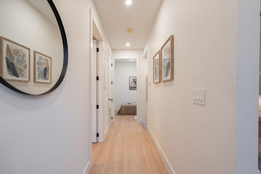 2 3638 Normandy Drive Vancouver, BC - 20