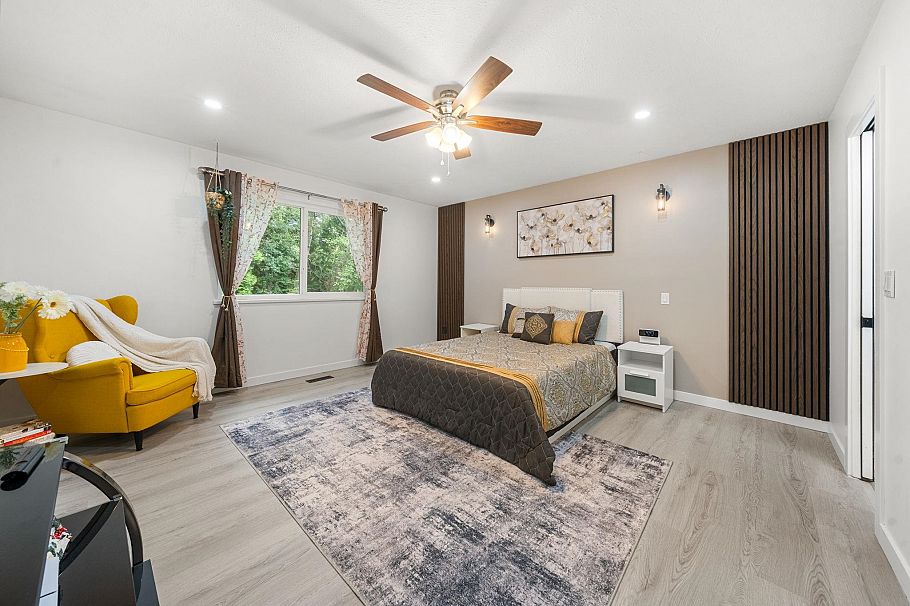 660 E 22nd Street North Vancouver, BC - 20