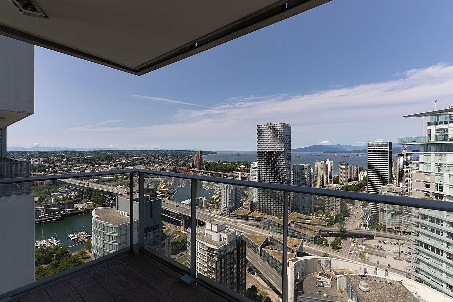 4201 499 Pacific Street Vancouver, BC - 1
