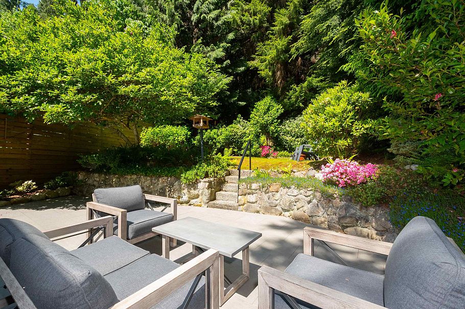 2643 Panorama Drive North Vancouver, BC - 36