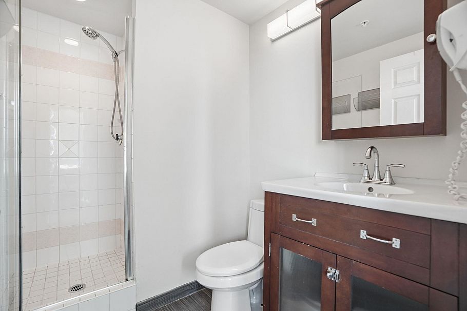 1306 1383 Howe Street Vancouver, BC - 13