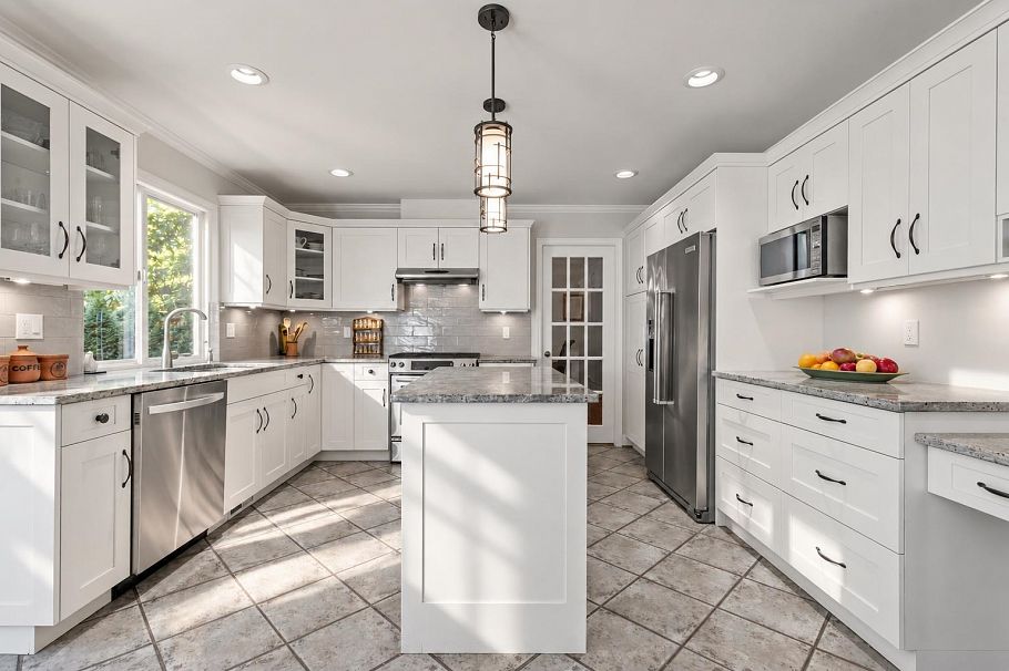 3373 Huntleigh Court North Vancouver, BC - 10