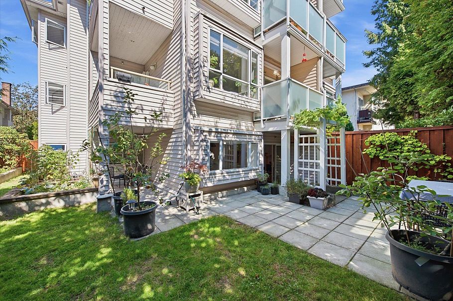 102 788 E 8th Avenue Vancouver, BC - 1