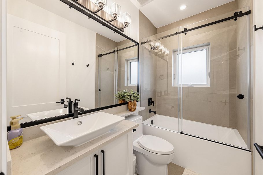 2755 W 38th Avenue Vancouver, BC - 29