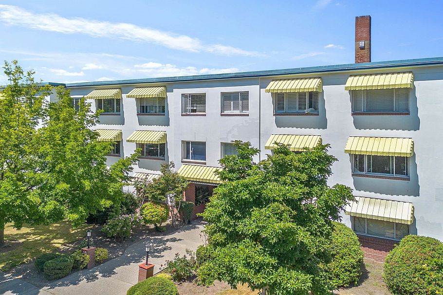 303 2469 Cornwall Avenue Vancouver, BC - 17