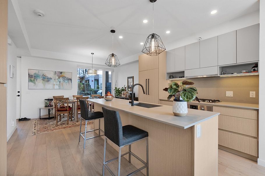 11 528 E 2nd Street North Vancouver, BC - 40