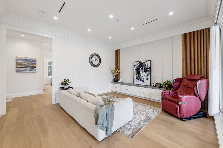 2755 W 38th Avenue Vancouver, BC - 8
