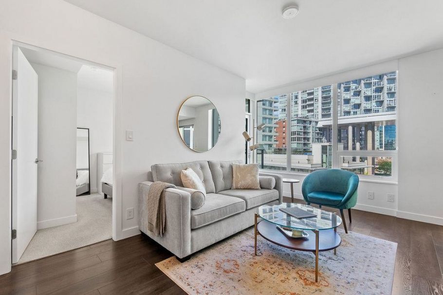 601 161 E 1st Avenue Vancouver, BC - 2