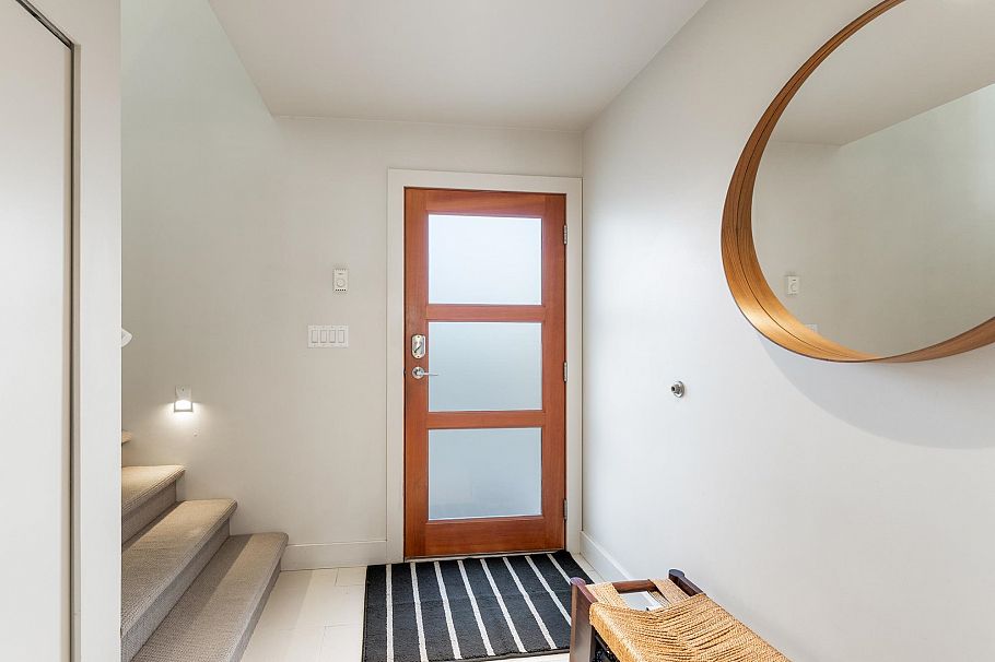 FRSL17 415 W Esplanade Avenue North Vancouver, BC - 5