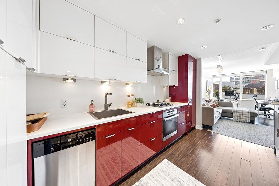 811 1777 W 7th Avenue Vancouver, BC - 4