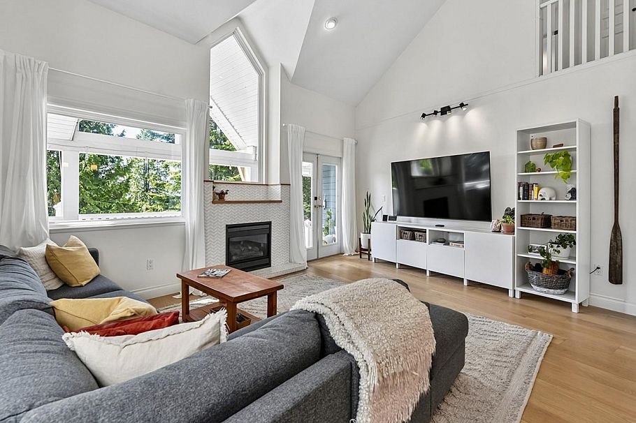 1074 Kilmer Road North Vancouver, BC - 11