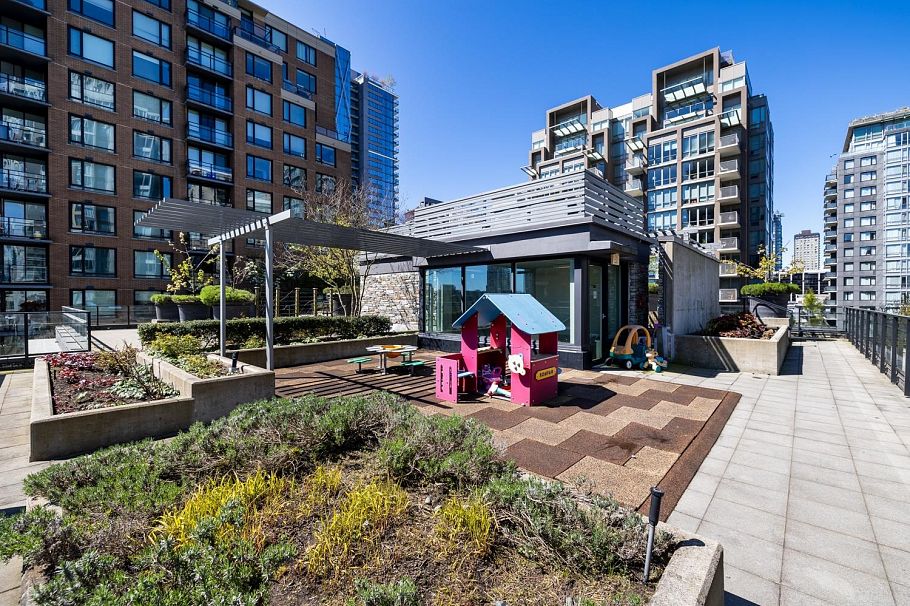 410 1088 Richards Street Vancouver, BC - 25