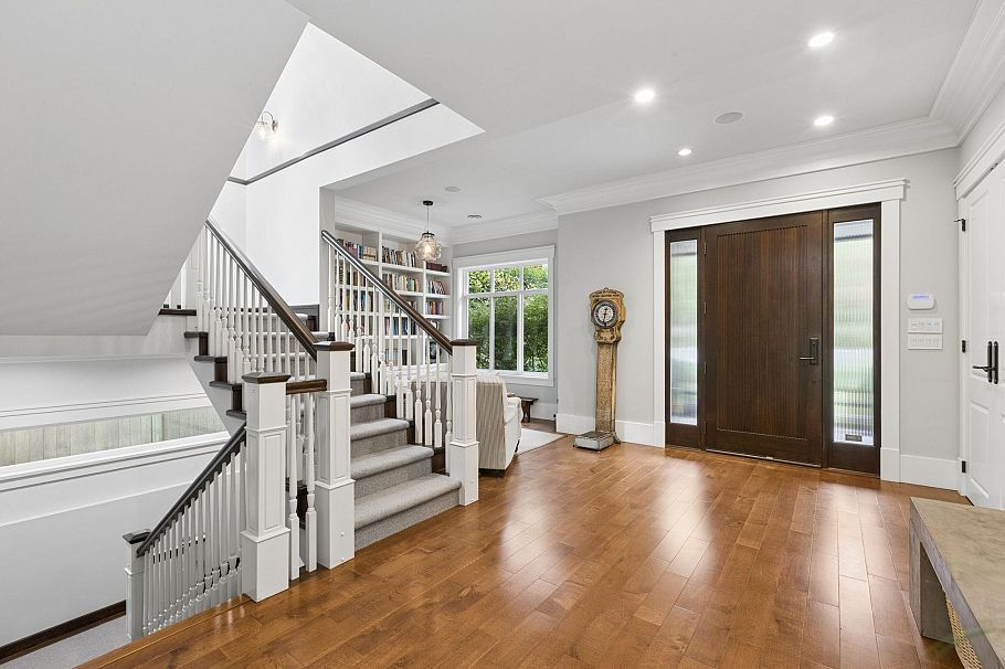 4176 Virginia Crescent North Vancouver, BC - 3