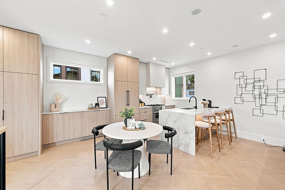 3 646 E 23rd Avenue Vancouver, BC - 5