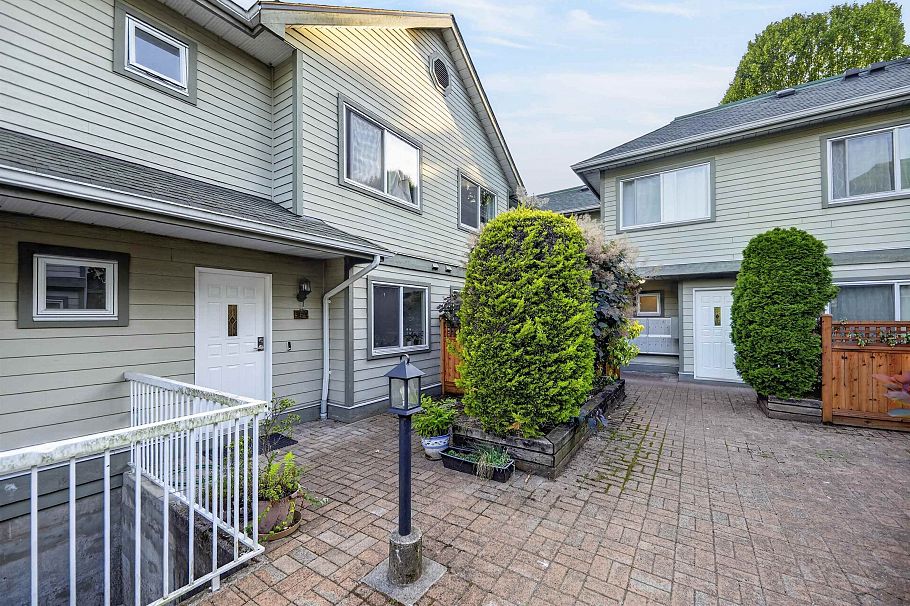 7 828 W 16th Street North Vancouver, BC - 29