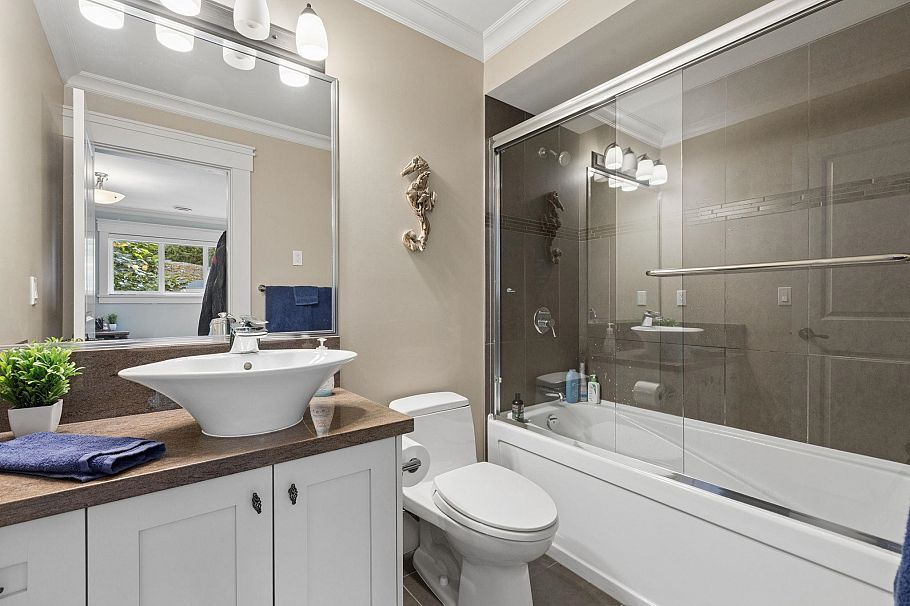 4176 Virginia Crescent North Vancouver, BC - 22