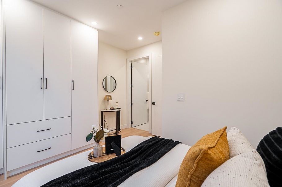 2 3638 Normandy Drive Vancouver, BC - 26