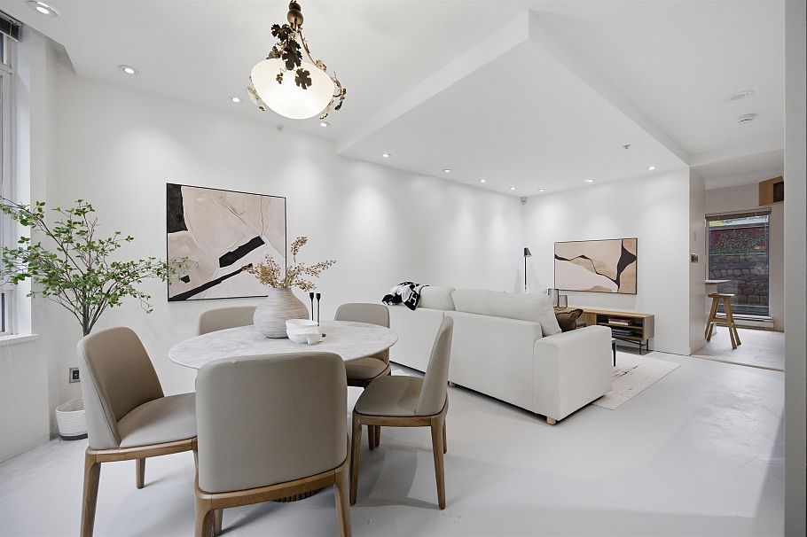 1182 Richards Street Vancouver, BC - 1