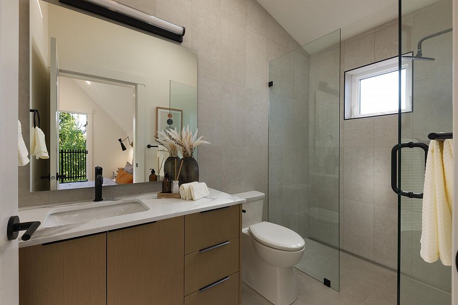 1 258 E 19 Avenue Vancouver, BC - 34