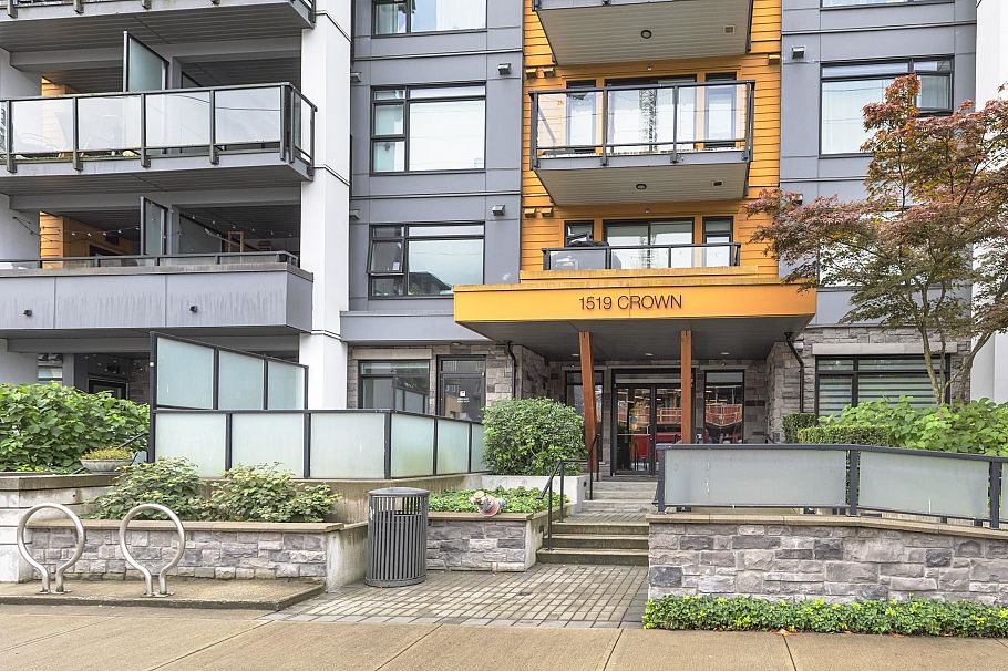 305 1519 Crown Street North Vancouver, BC - 31