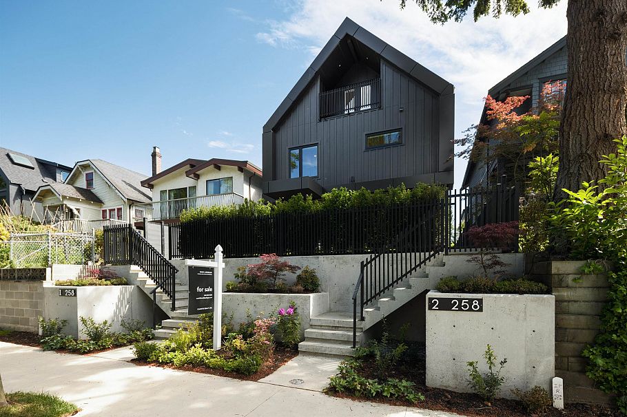 1 258 E 19 Avenue Vancouver, BC - 37