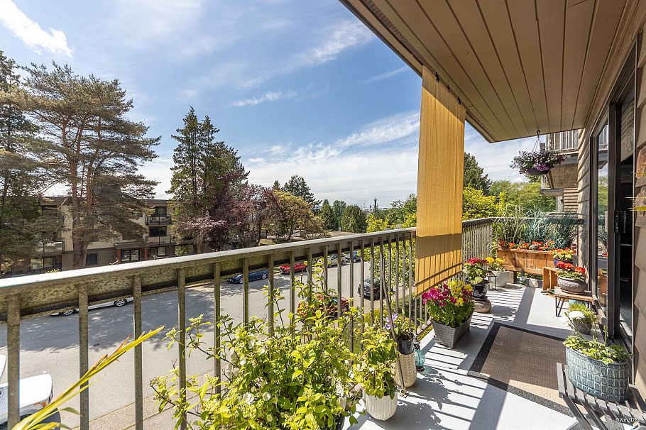 205 330 W 2nd Street North Vancouver, BC - 12