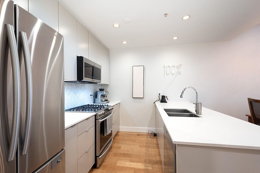 290 E 11th Avenue Vancouver, BC - 10