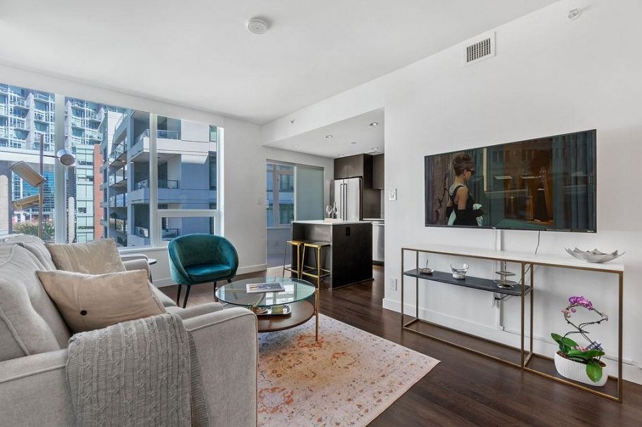 601 161 E 1st Avenue Vancouver, BC - 3