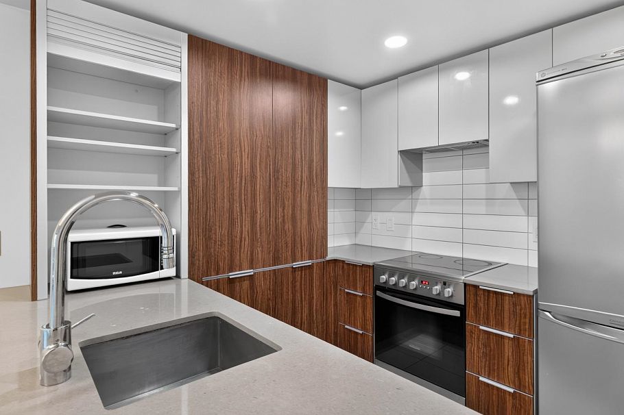 410 1088 Richards Street Vancouver, BC - 4