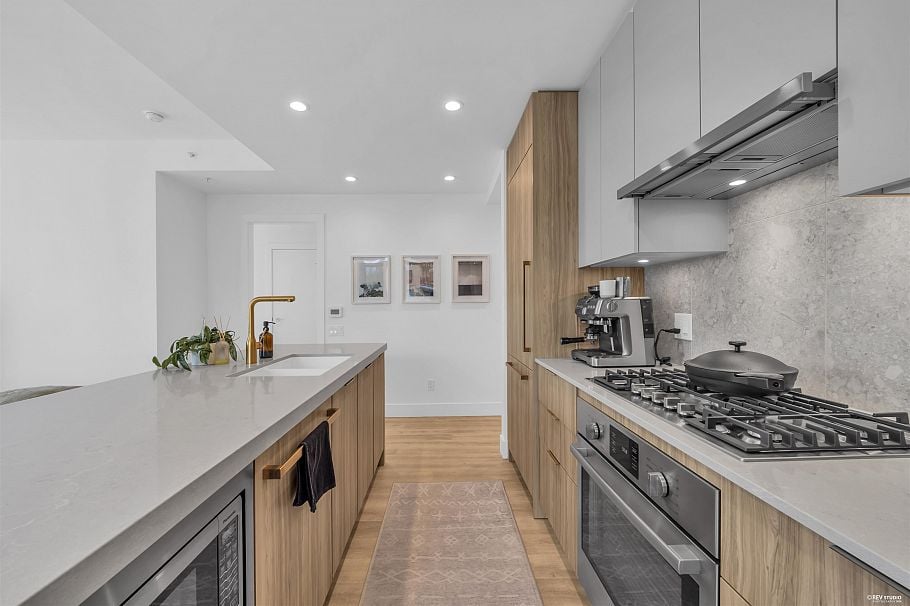 306 2325 Emery Court North Vancouver, BC - 4