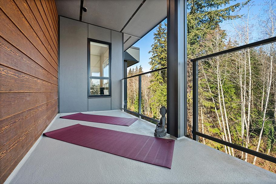 613 3596 Malsum Drive North Vancouver, BC - 25