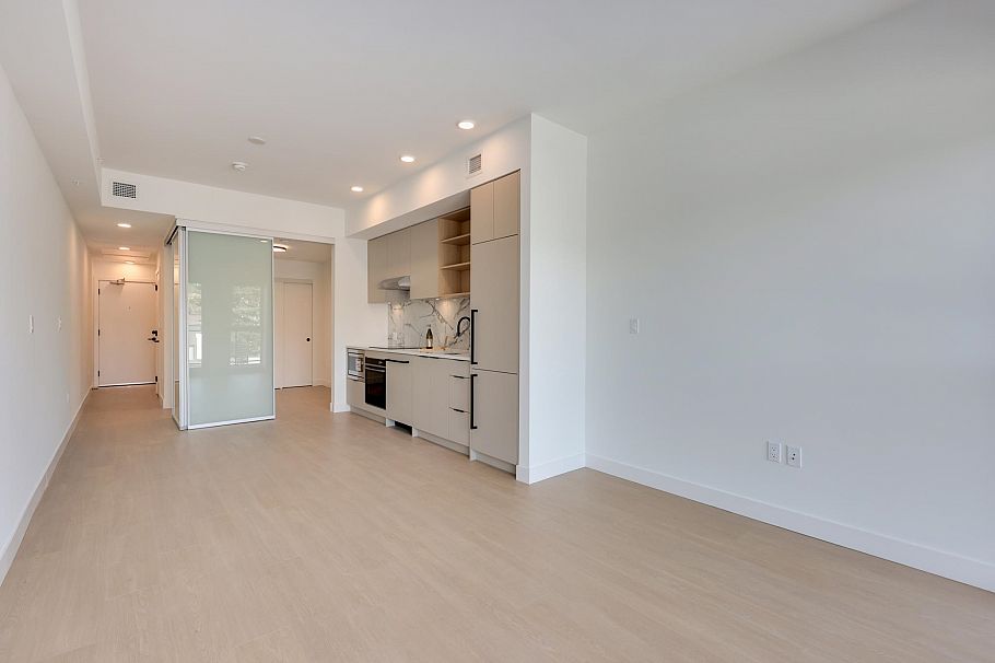 663 422 E 3rd Street North Vancouver, BC - 8