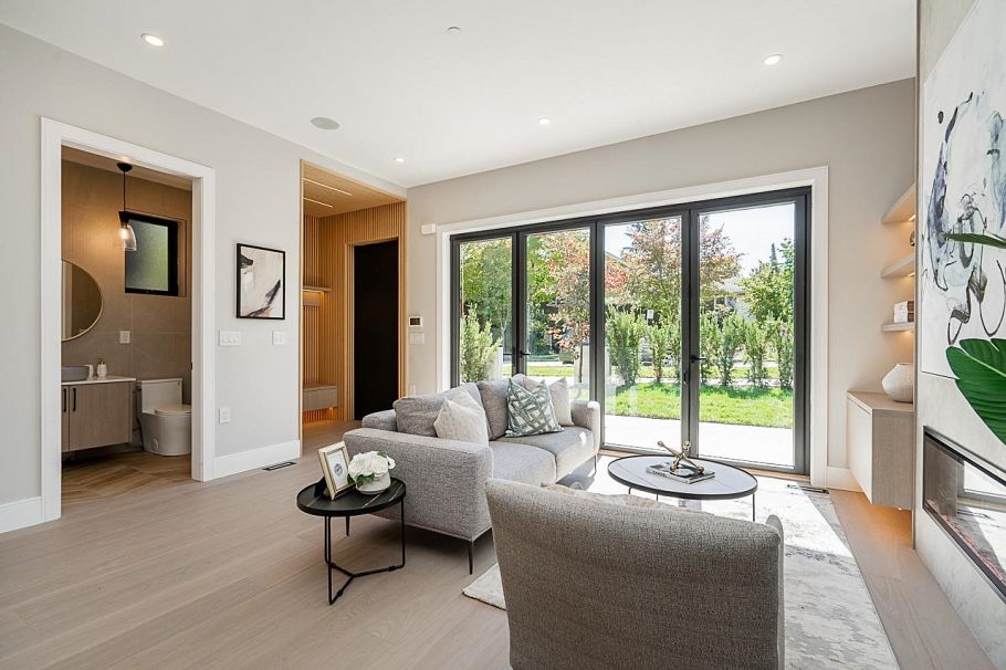 1 4579 W 11th Ave Avenue Vancouver, BC - 5