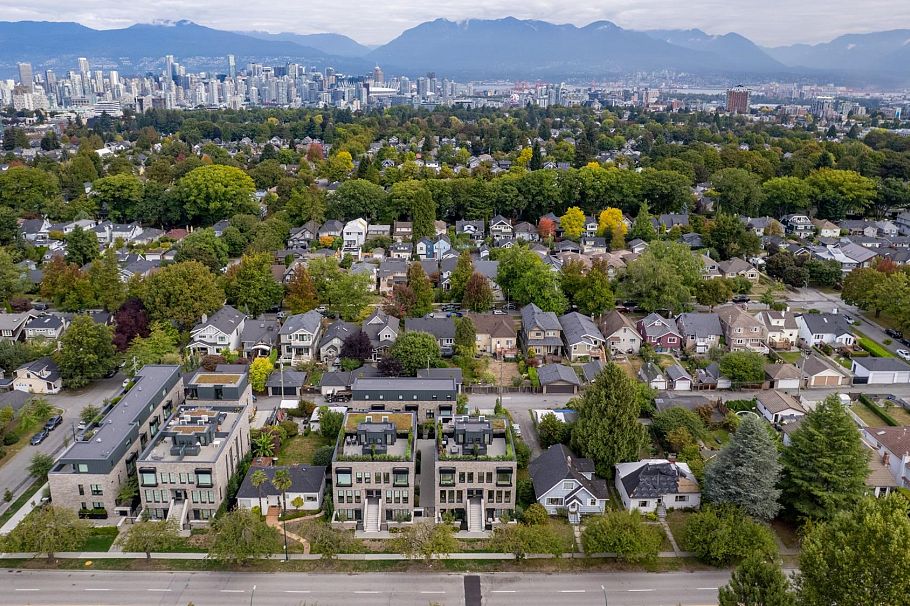 102 157 W King Edward Vancouver, BC - 28