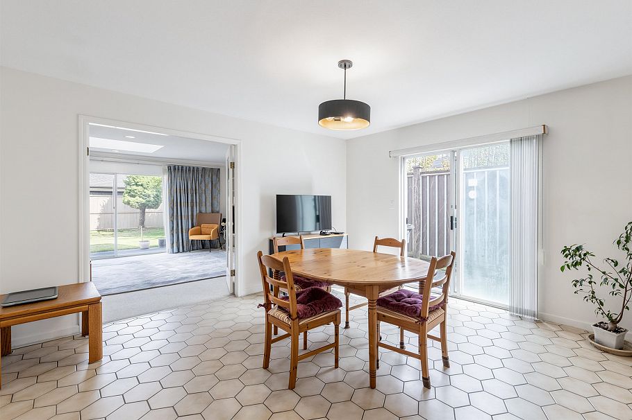 1363 W 48th Avenue Vancouver, BC - 9