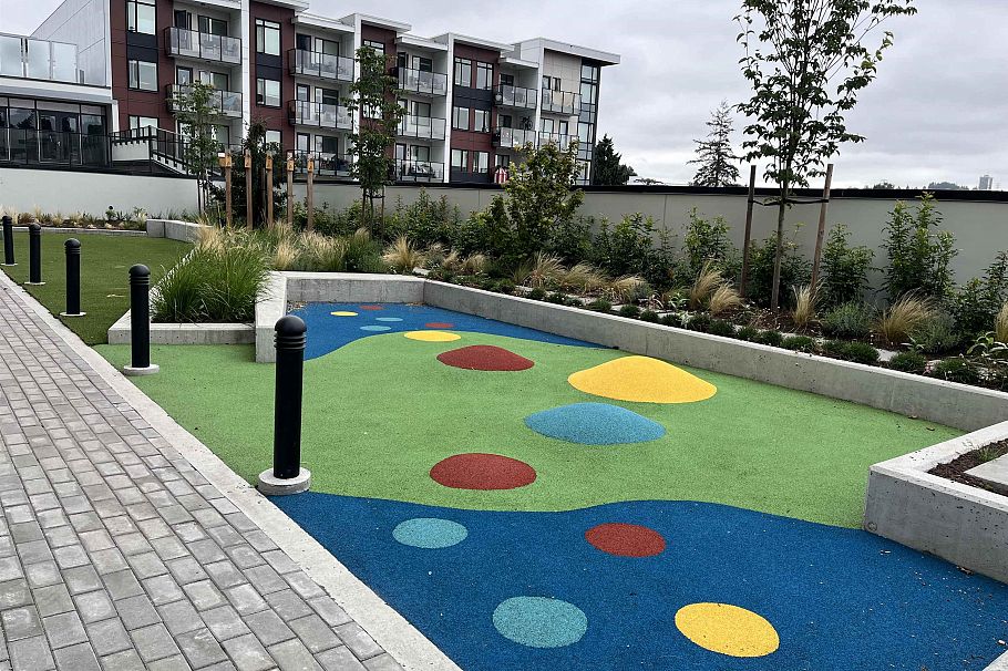 502 1471 Hunter Street North Vancouver, BC - 17