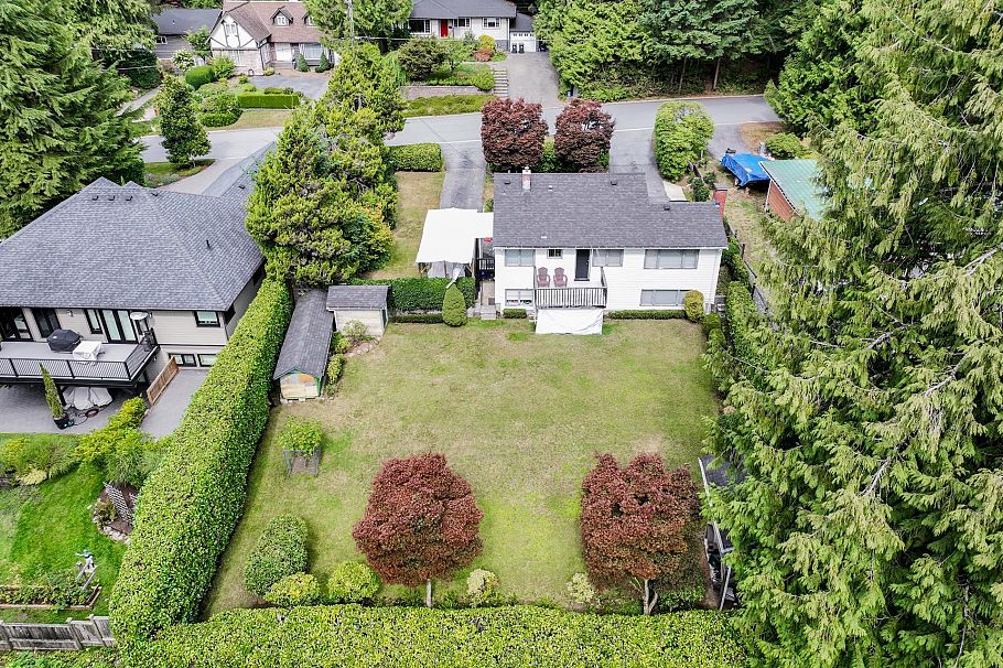 741 Wellington Drive North Vancouver, BC - 9