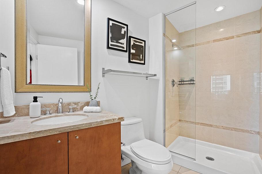 902 1650 Bayshore Drive Vancouver, BC - 24