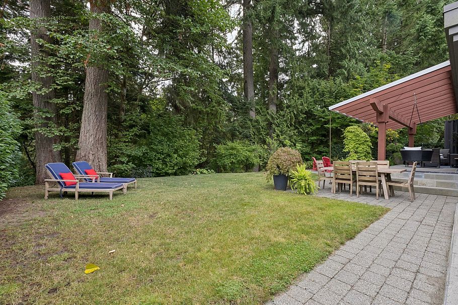 4176 Virginia Crescent North Vancouver, BC - 38