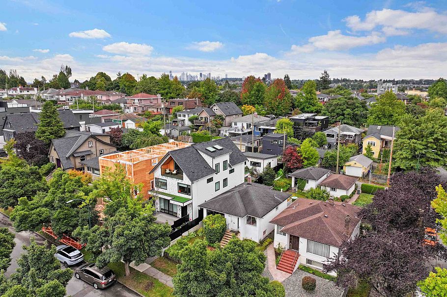 2608 E 4th Avenue Vancouver, BC - 31